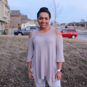 Long sleep cold shoulder top